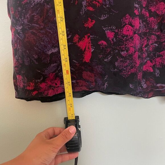 Ellie Tahari Pink and Black Floral Knee Length V Neck Dress SZ S - Picture 8 of 8